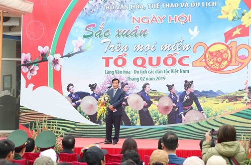 Bộ trưởng Bộ Văn hoá, Thể thao và Du lịch Nguyễn Ngọc Thiện phát biểu tại lễ khai mạc